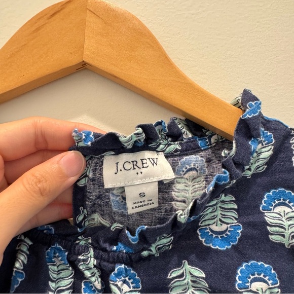 J. Crew printed linen blend ruffle neck top blouse sleeveless blue
Size S - Picture 6 of 9